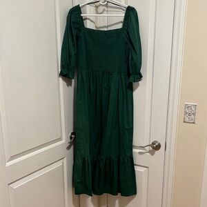 Fun midi dress in a perfect green for the holidays!